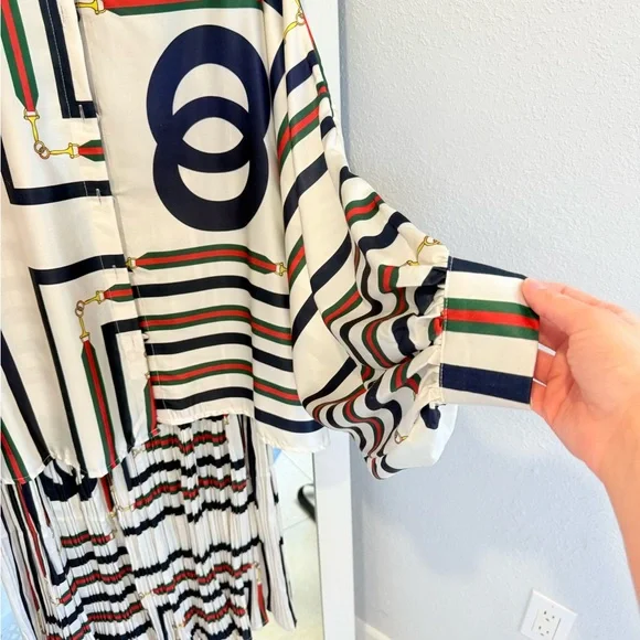 Elegant Silk Batwing Blouse and Pleated Bottom 2 Piece Set - Picture 4 of 13